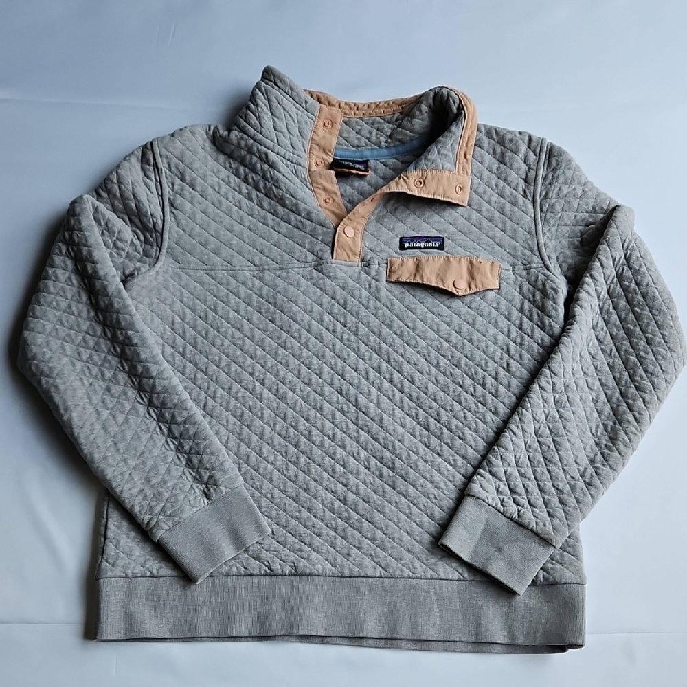Patagonia Quilted Pullover in Gray and Tan M
